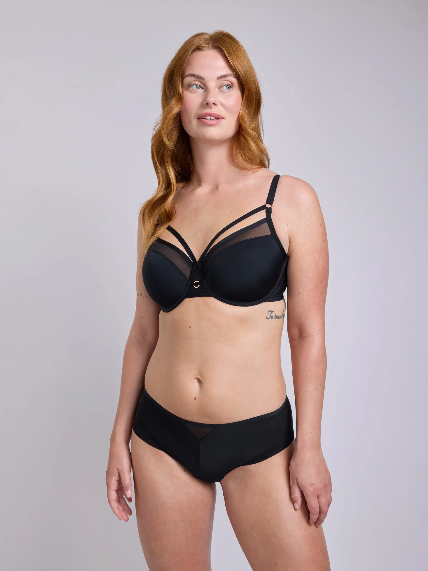 MUSE 3/4 PADDED MOULDED