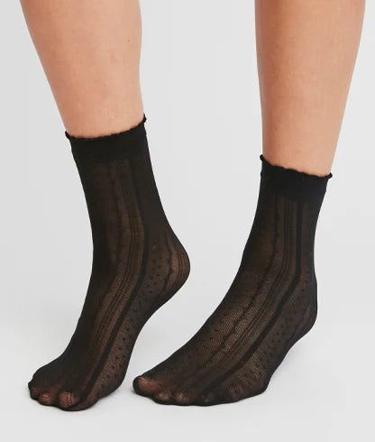CHER SHEER ANKLE SOCKS