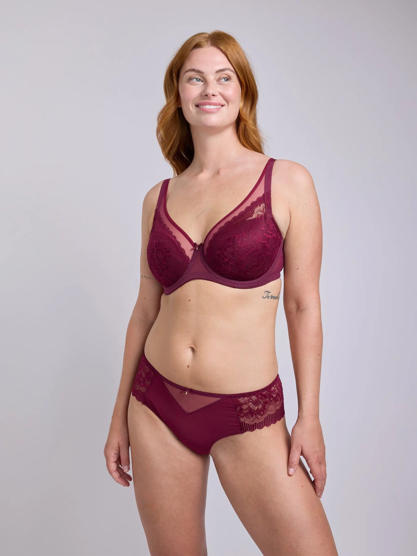 MARIAH 3/4 PADDED MOULDED