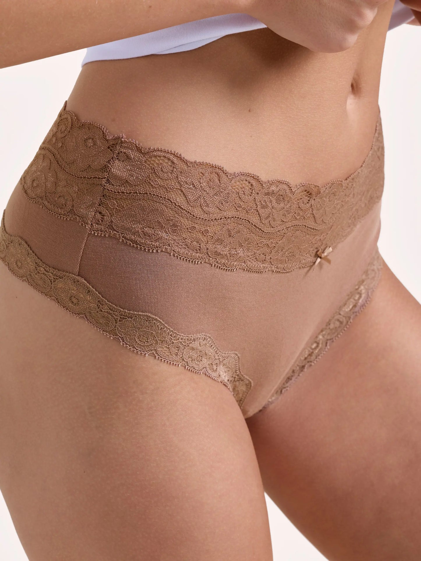 DOLLY HIPSTER STRING