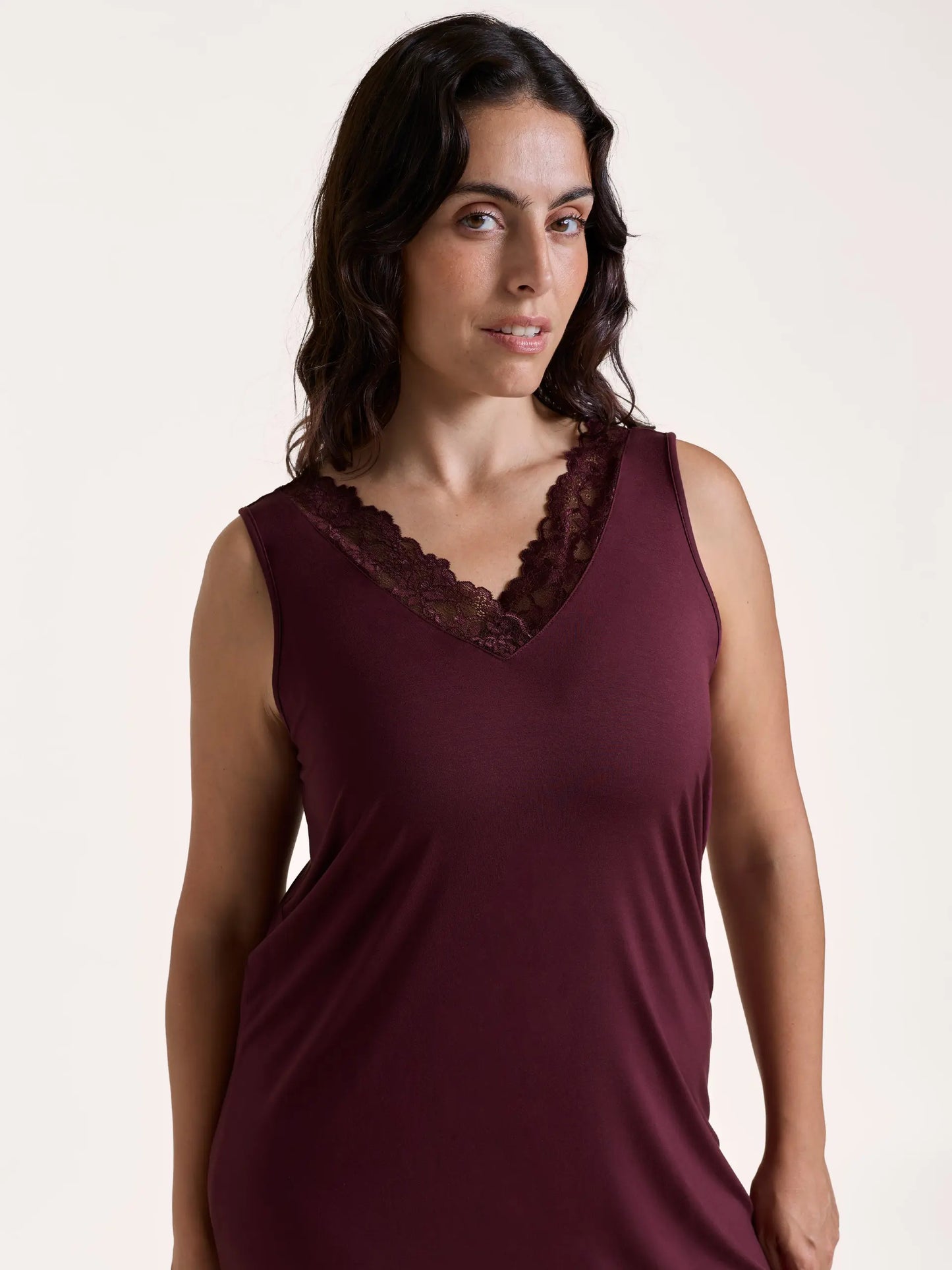 LILY NACHTHEMD (V-AUSSCHNITT)